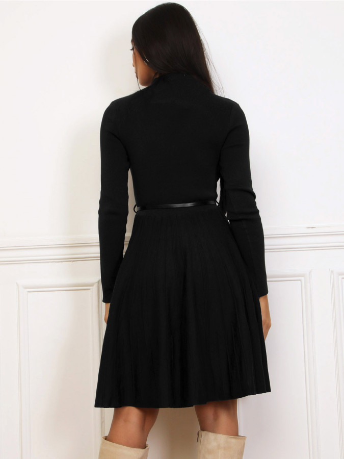 Robe patineuse ceinturée noire