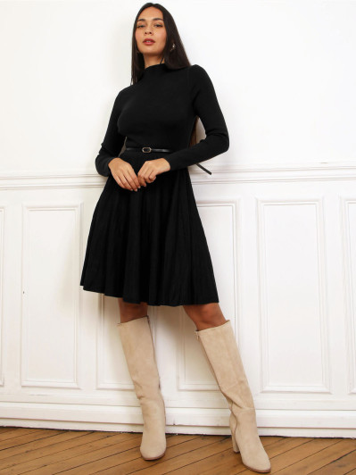 Robe patineuse ceinturée noire