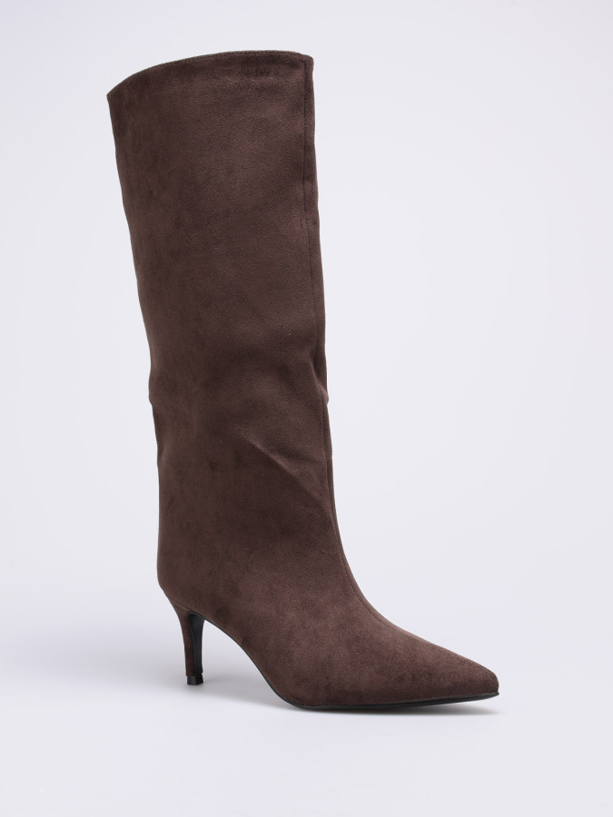 Bottes en suédine marron à talon aiguille
