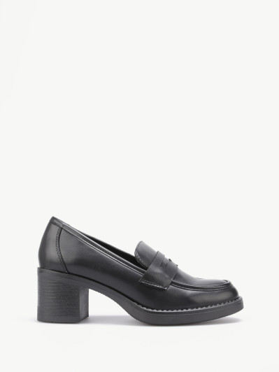 Mocassins à talon en simili noirs