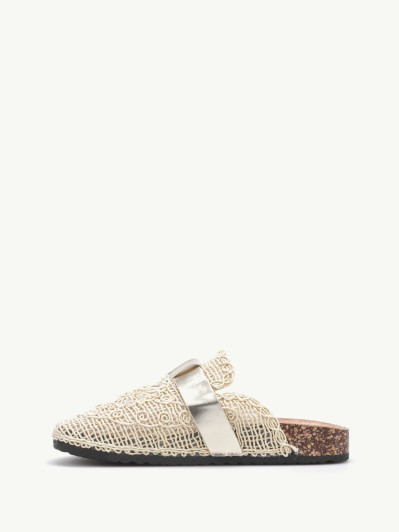 Mules dorées en broderie crochet