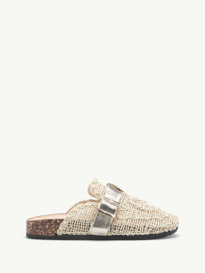 Mules dorées en broderie crochet
