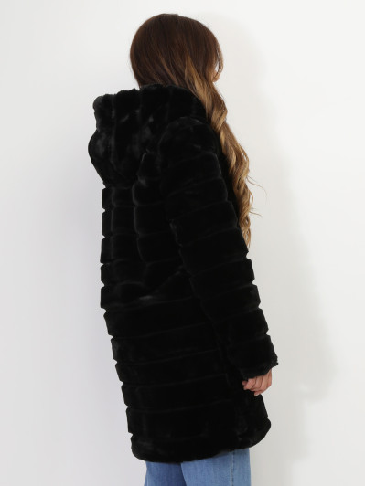 Manteau long noir à fausse fourrure