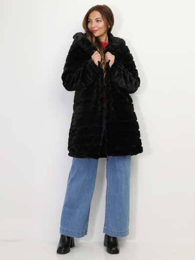 Manteau long noir à fausse fourrure