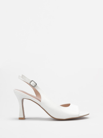 Sandales slingback blanches asymétriques et vernies