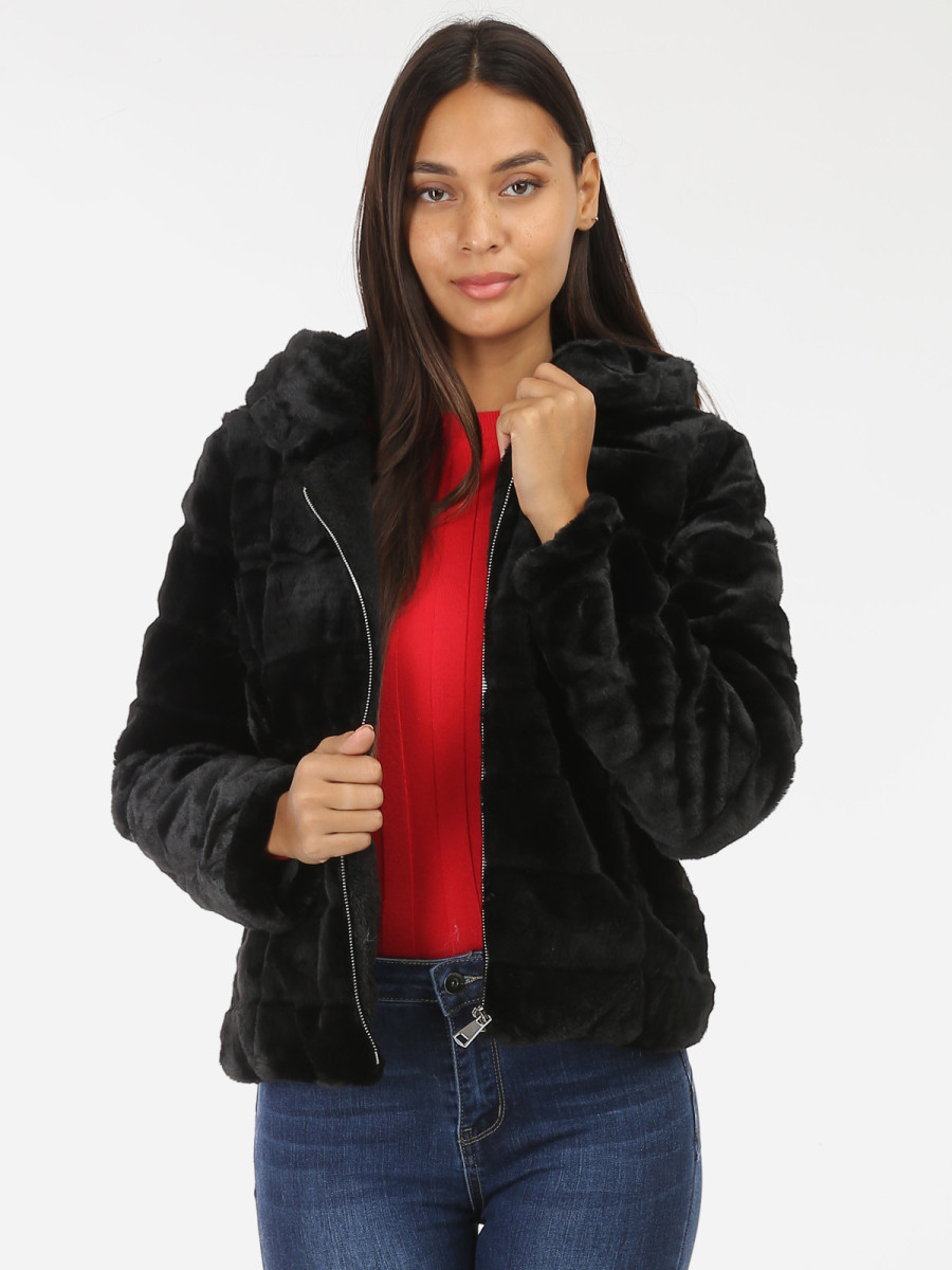 Manteau court noir fausse fourrure à capuche