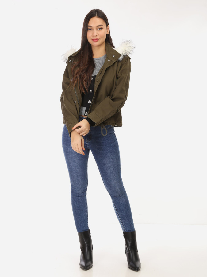 Parka courte kaki fourrée à capuche