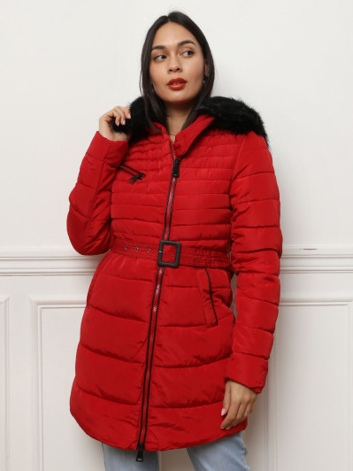 Doudoune rouge avec capuche fausse fourrure et ceinture