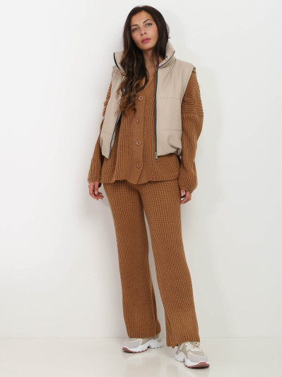 Doudoune courte simili beige sans manches