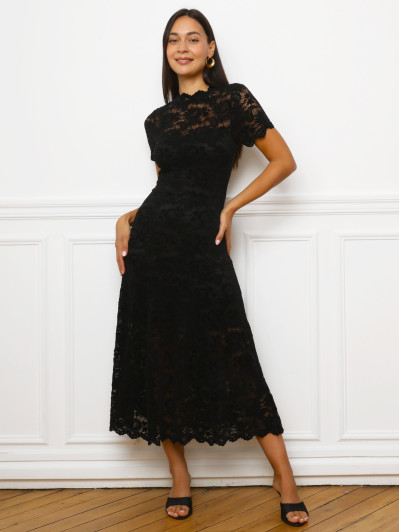 Robe noire mi-longue en velours et dentelle