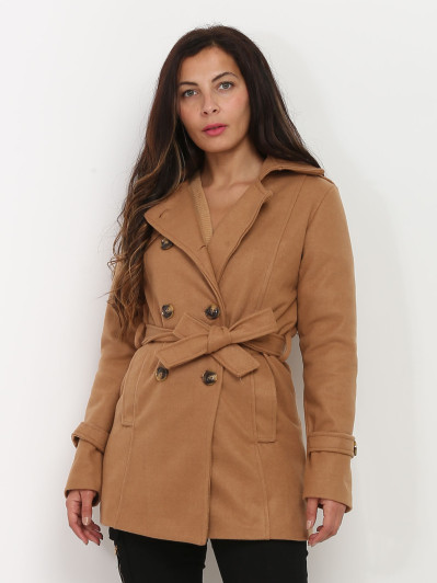 Manteau court camel ceinturé