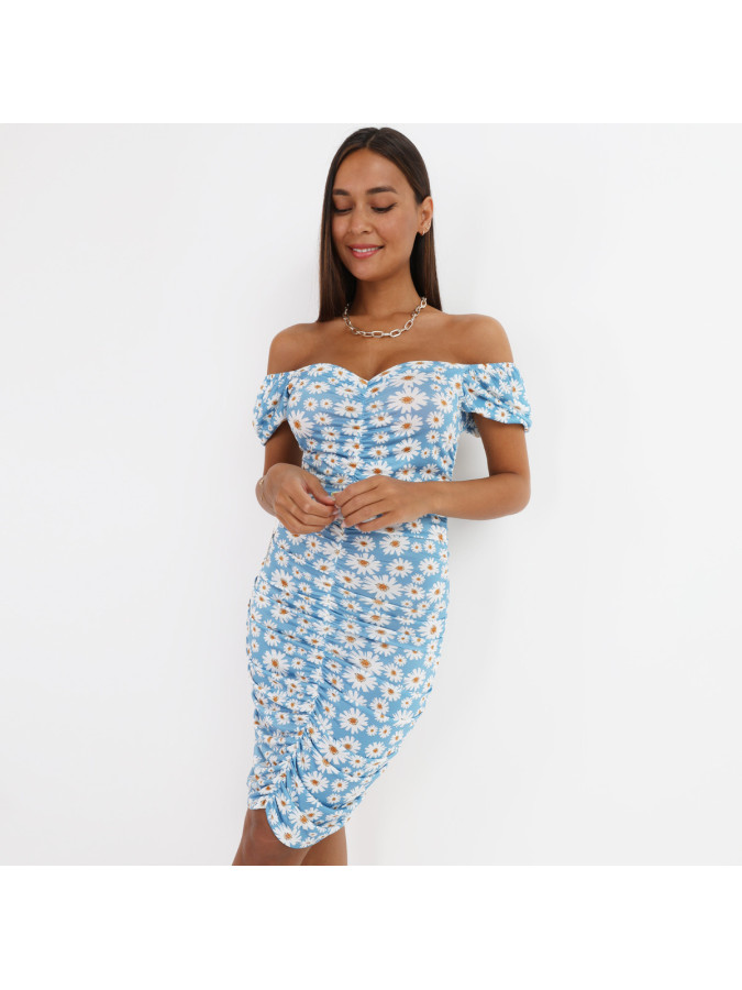 Robe moulante froncée bleu clair à fleurs