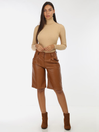 Bermuda marron en simili cuir