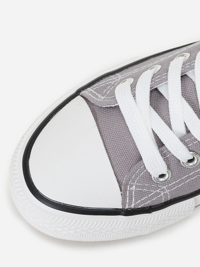 Tennis basses grises en toile