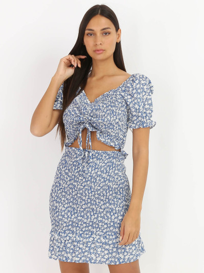 Crop top bleu smocké et fleuri