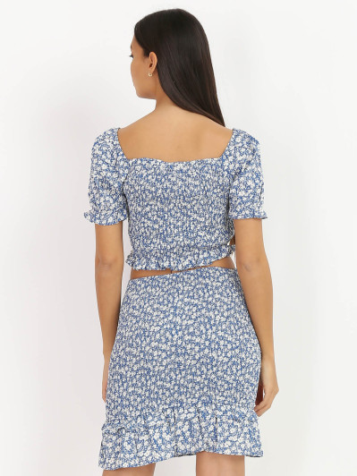 Crop top bleu smocké et fleuri