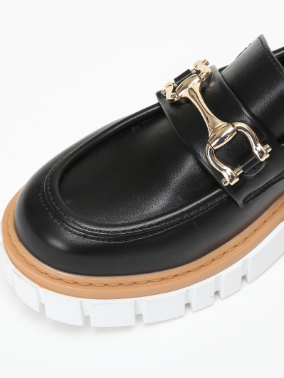 Mocassins noires à semelle crantée bicolore