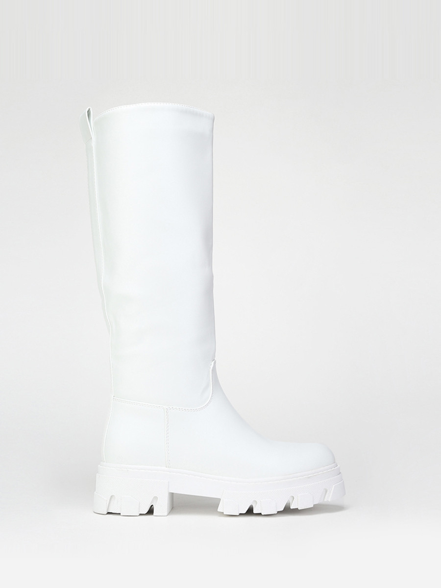 Bottes en simili blanches à semelle crantée