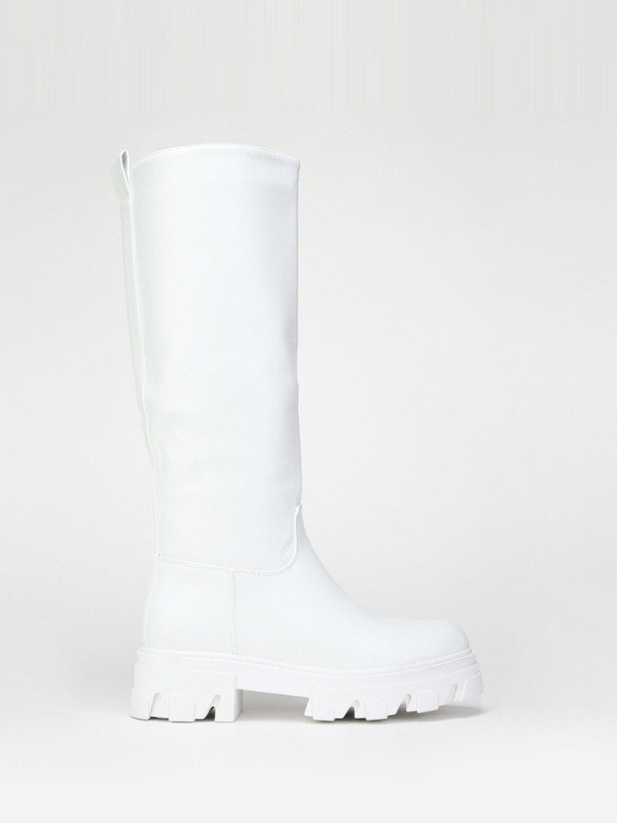 Bottes en simili blanches à semelle crantée