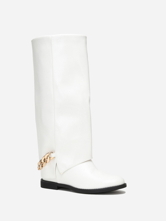 Bottes à revers blanche avec chaîne dorée