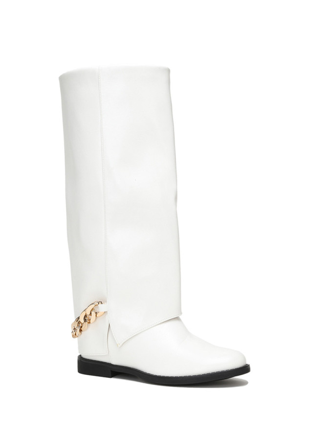 Bottes à revers blanche avec chaîne dorée