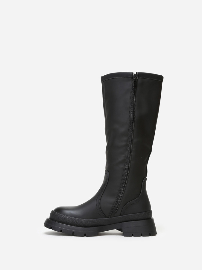 Bottes noires effet mat à semelle crantée