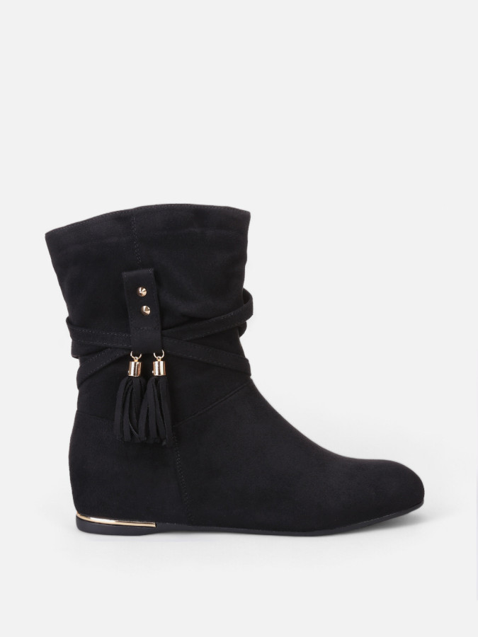 Bottines plissées et compensées à pampilles