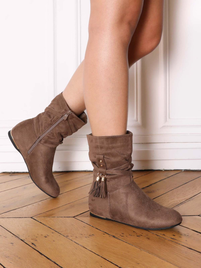 Bottines plissées et compensées à pampilles