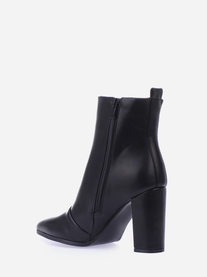 Bottines en simili cuir noires