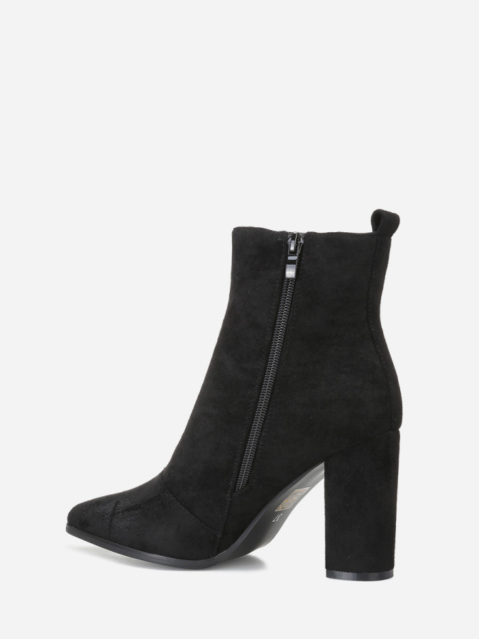 Bottines en simili daim noir à bout pointu