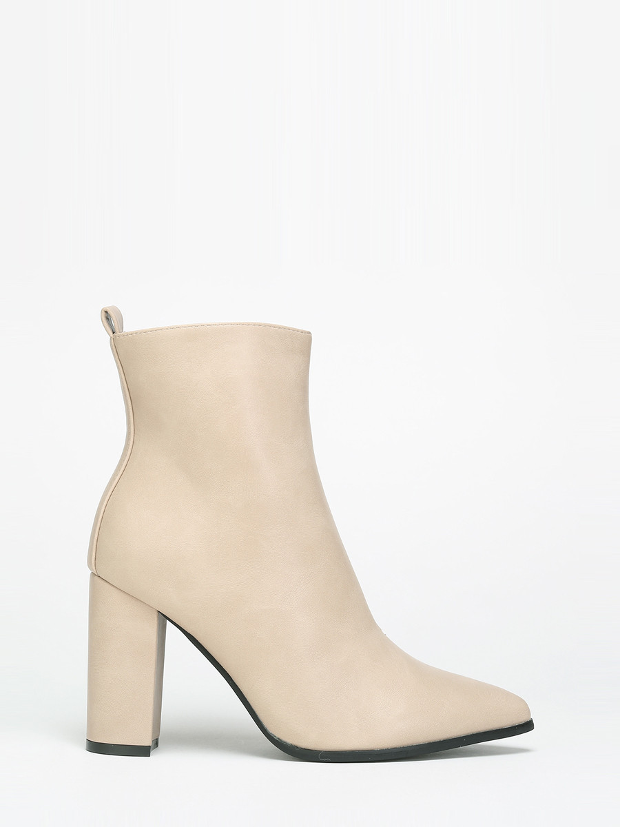 Bottines beiges à talon