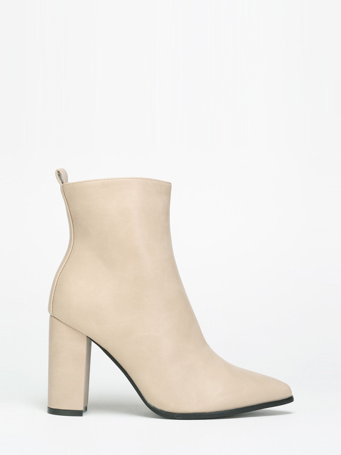 Bottines beiges à talon