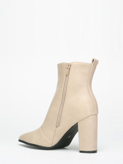 Bottines beiges à talon