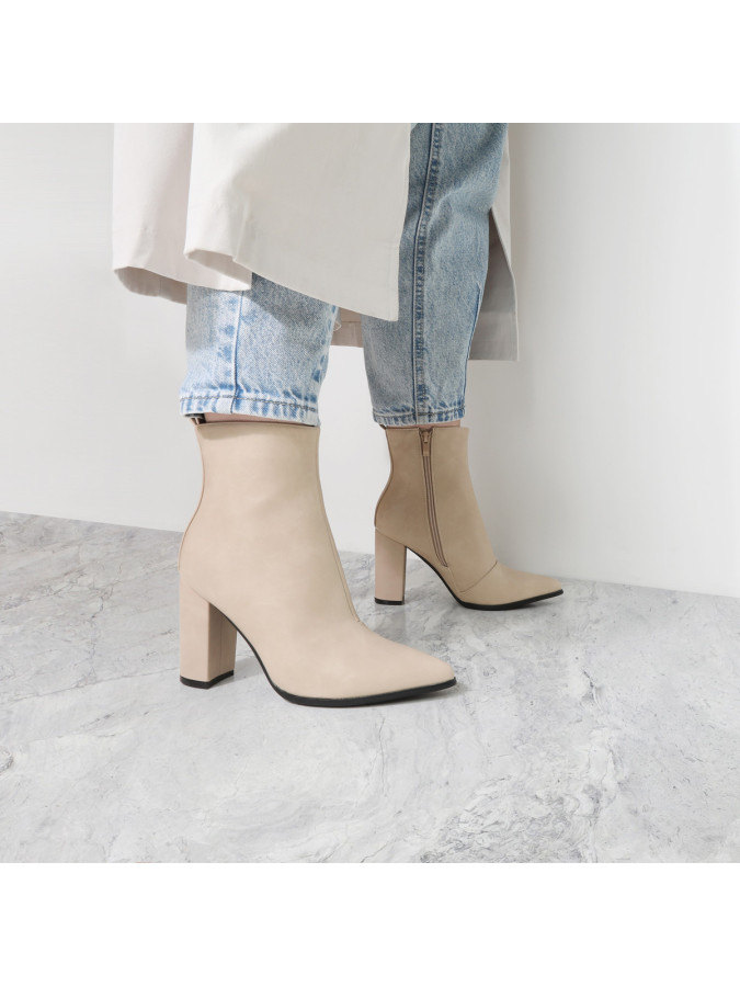 Bottines beiges à talon