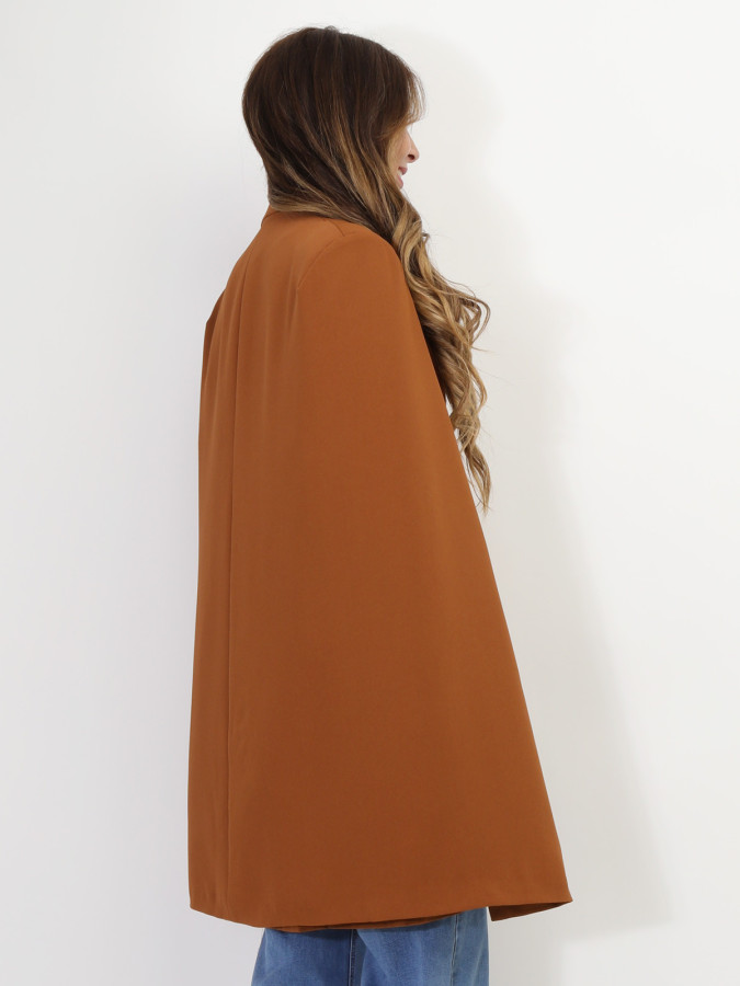 Manteau cape camel à boutons style officier