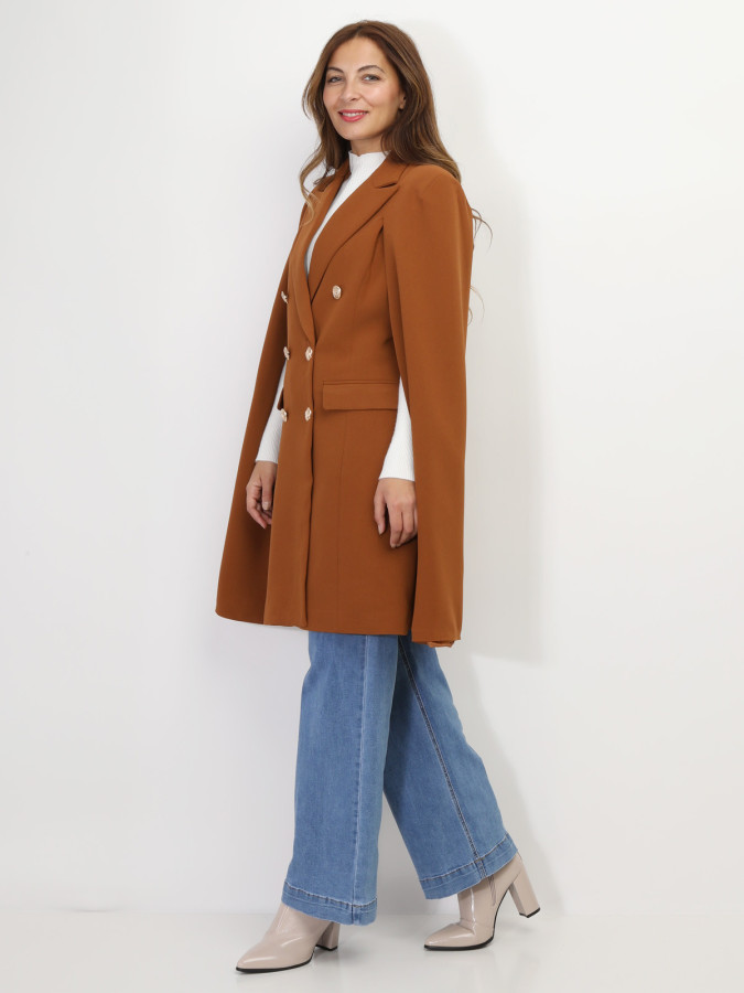 Manteau cape camel à boutons style officier