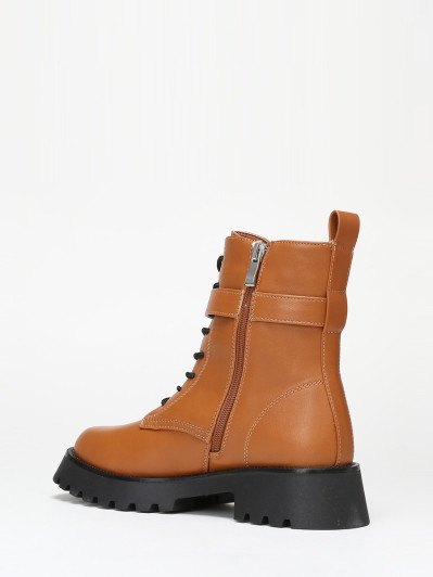 Bottines style rangers camel avec bride à boucle