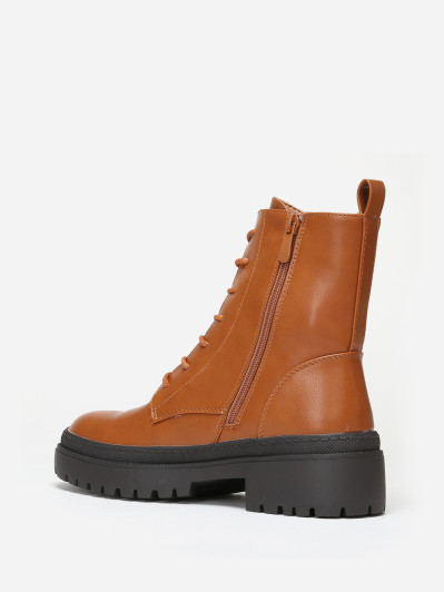 Rangers camel à talon et plateforme crantés