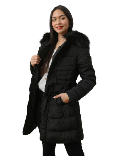 Doudoune noire avec capuche fausse fourrure et ceinture