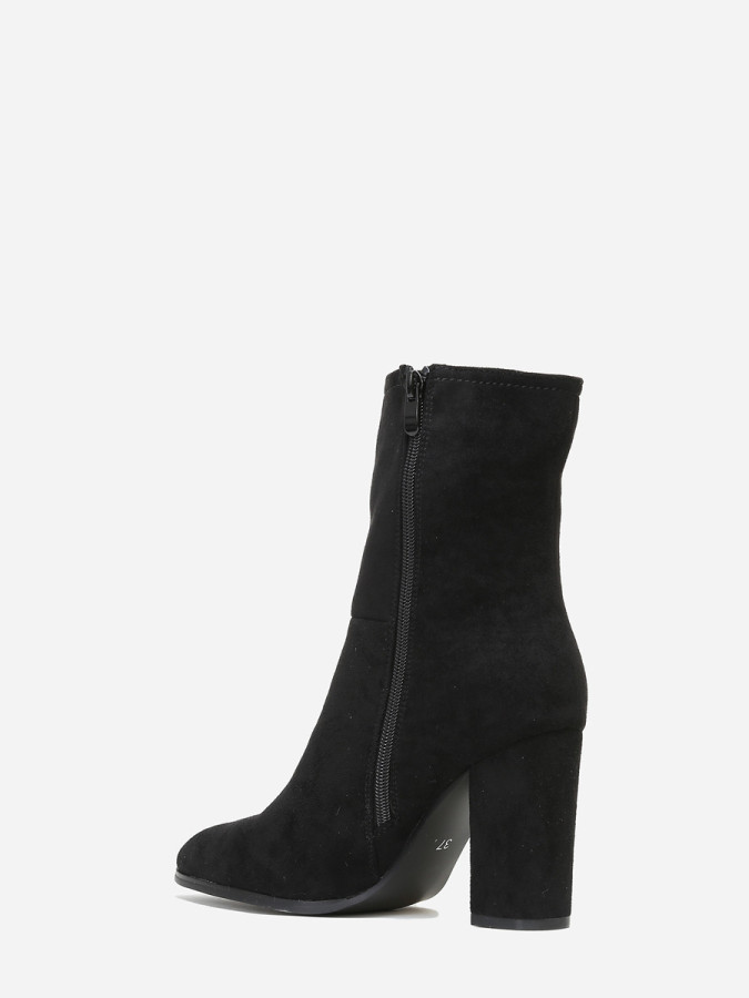 Bottines pointues noires en suédine