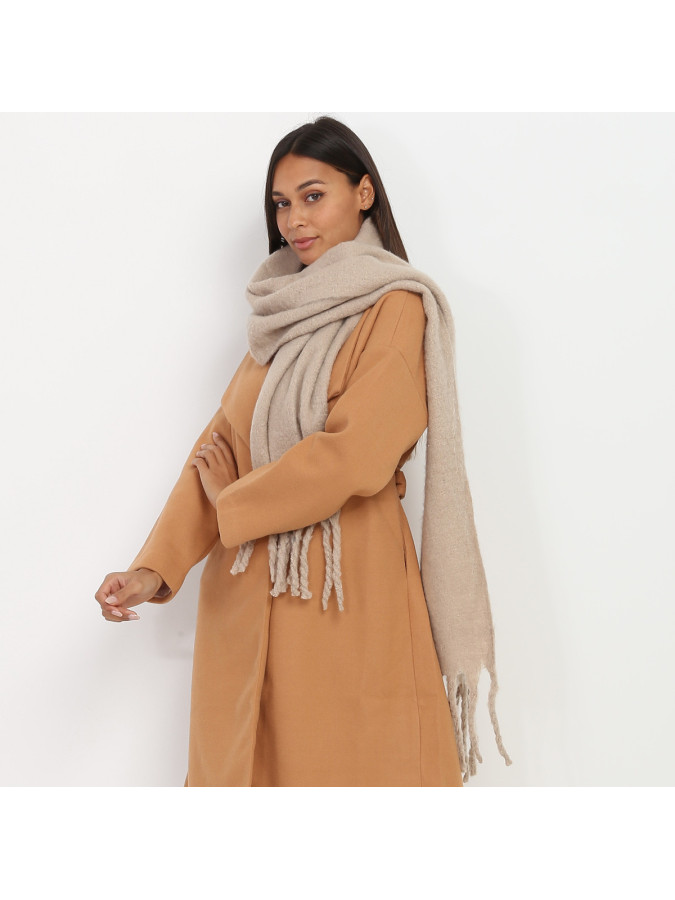 Echarpe beige duveteuse à franges