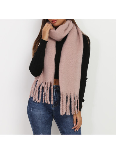 Echarpe rose duveteuse à franges