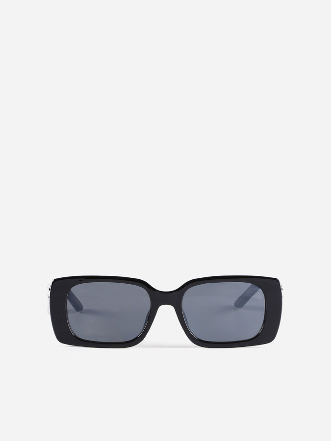 Lunettes de soleil noires rectangulaires