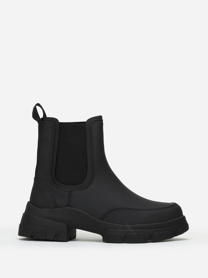 Chelsea noires crantées effet mat