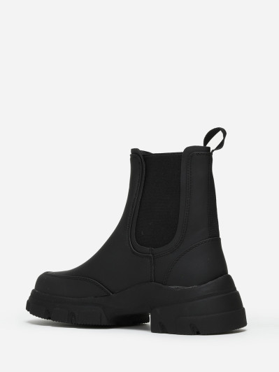 Chelsea noires crantées effet mat