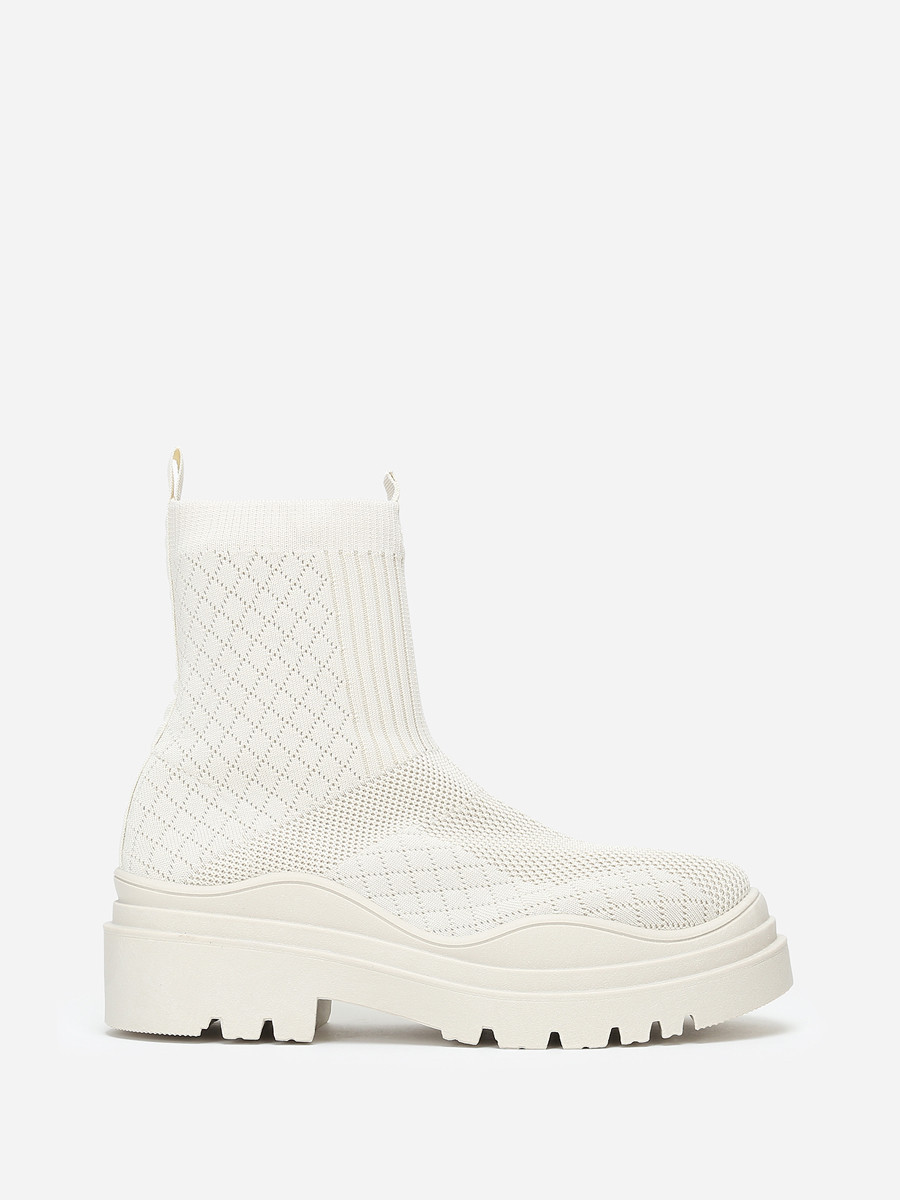 Bottines chaussettes beiges crantées