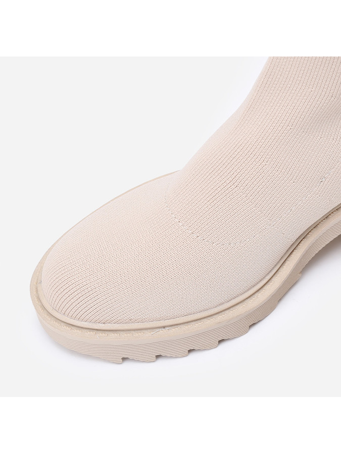Bottines beiges en maille à semelle crantée