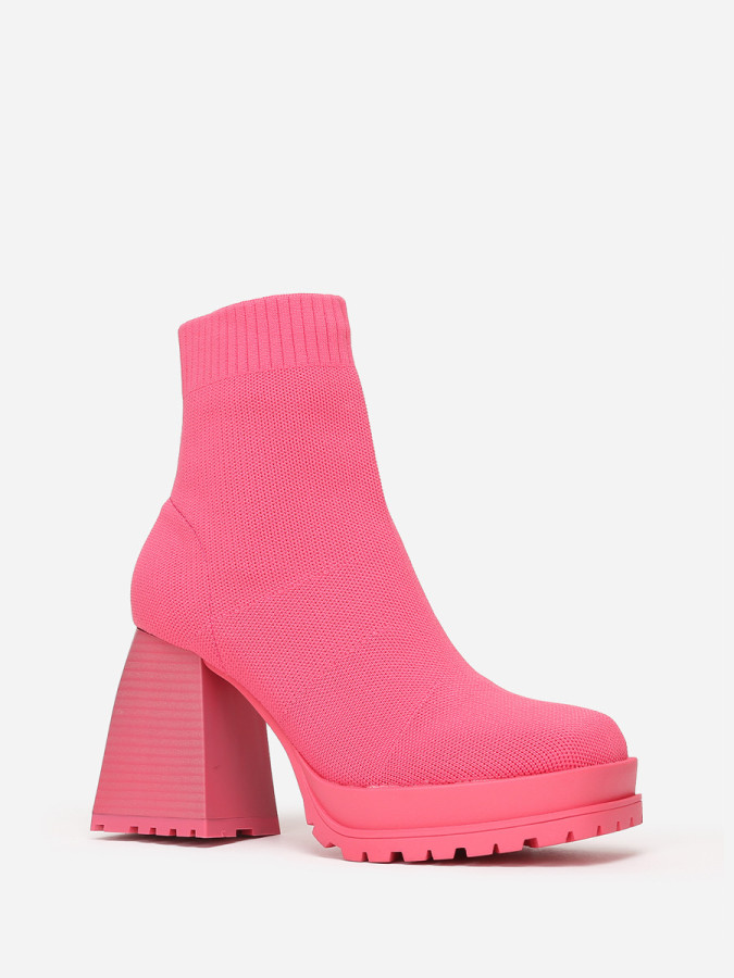 Bottines chaussettes roses à talon trapèze