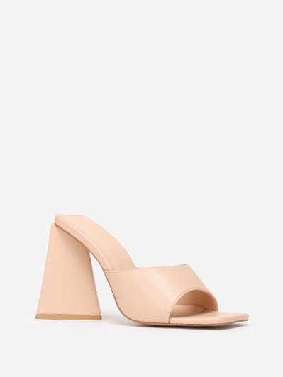 Mules en simili beige à large talon triangle