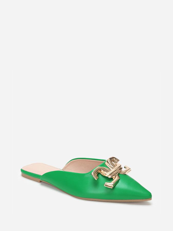 Mules pointues vertes à boucle dorée